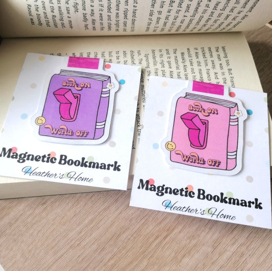 MAGNETIC BOOKMARK - BOOK ON WORLD OFF