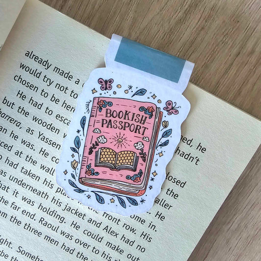 MAGNETIC BOOKMARK - BOOKISH PASSPORT