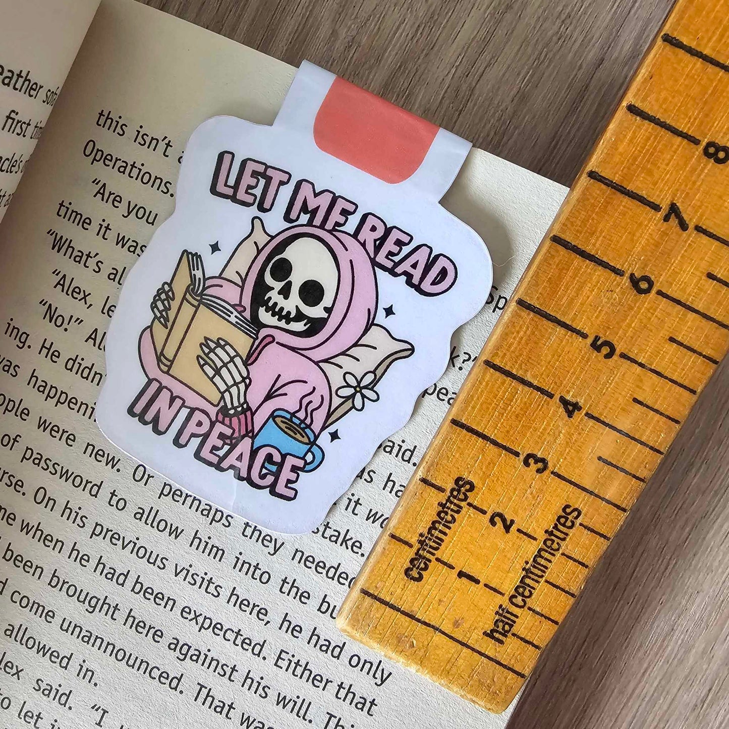 MAGNETIC BOOKMARK - LET ME READ IN PEACE (SKELETON)