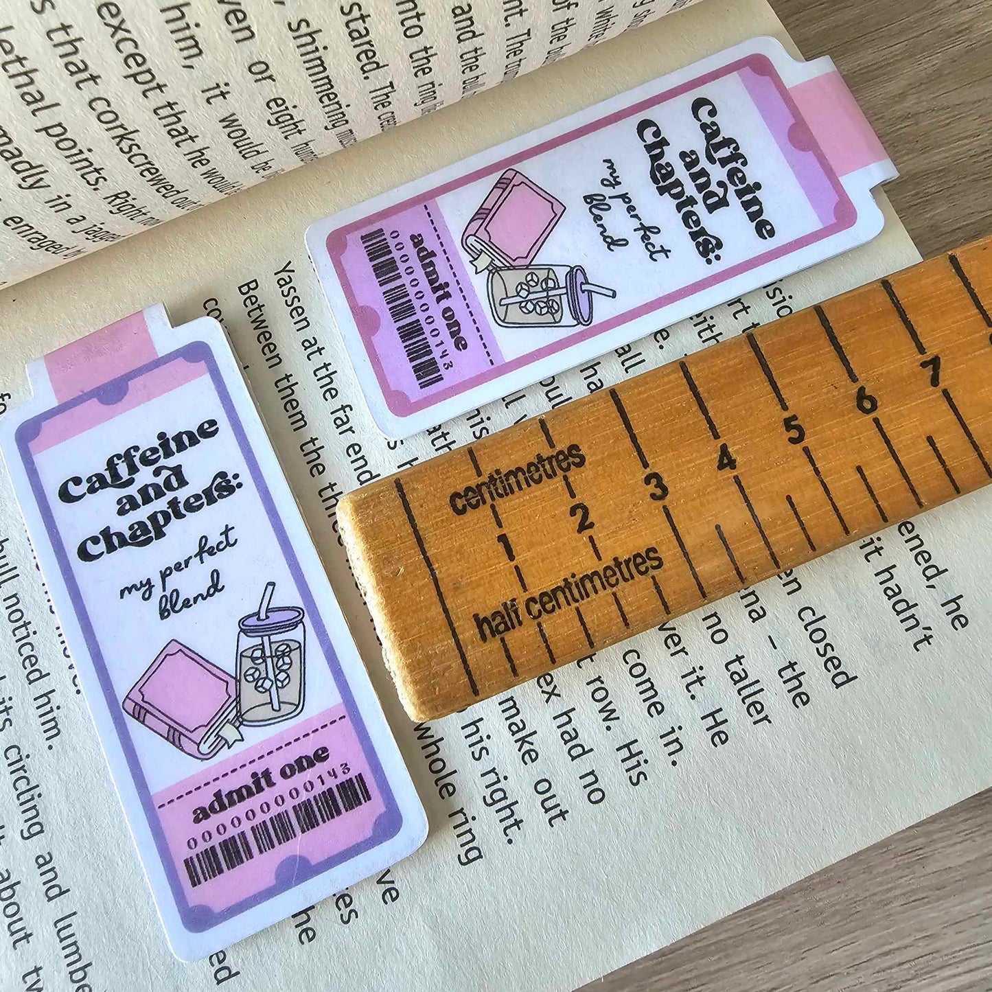 MAGNETIC BOOKMARK - CAFFEINE AND CHAPTERS