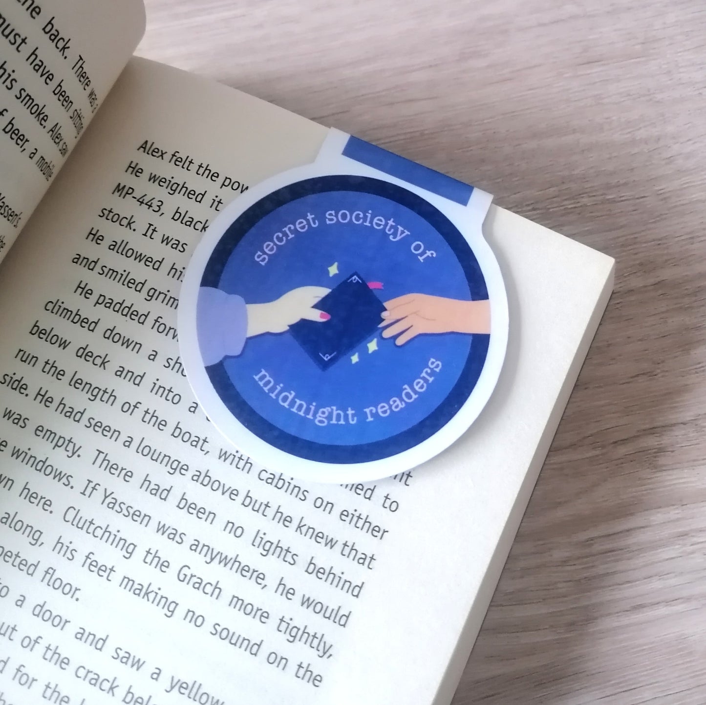 MAGNETIC BOOKMARK - SECRET MIDNIGHT READERS