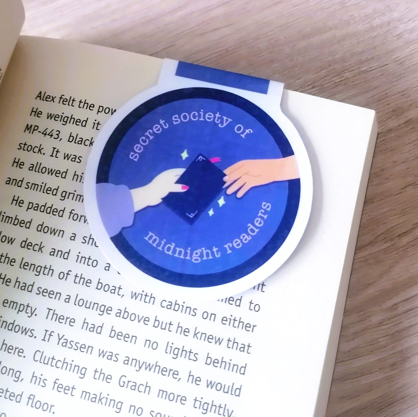 MAGNETIC BOOKMARK - SECRET MIDNIGHT READERS