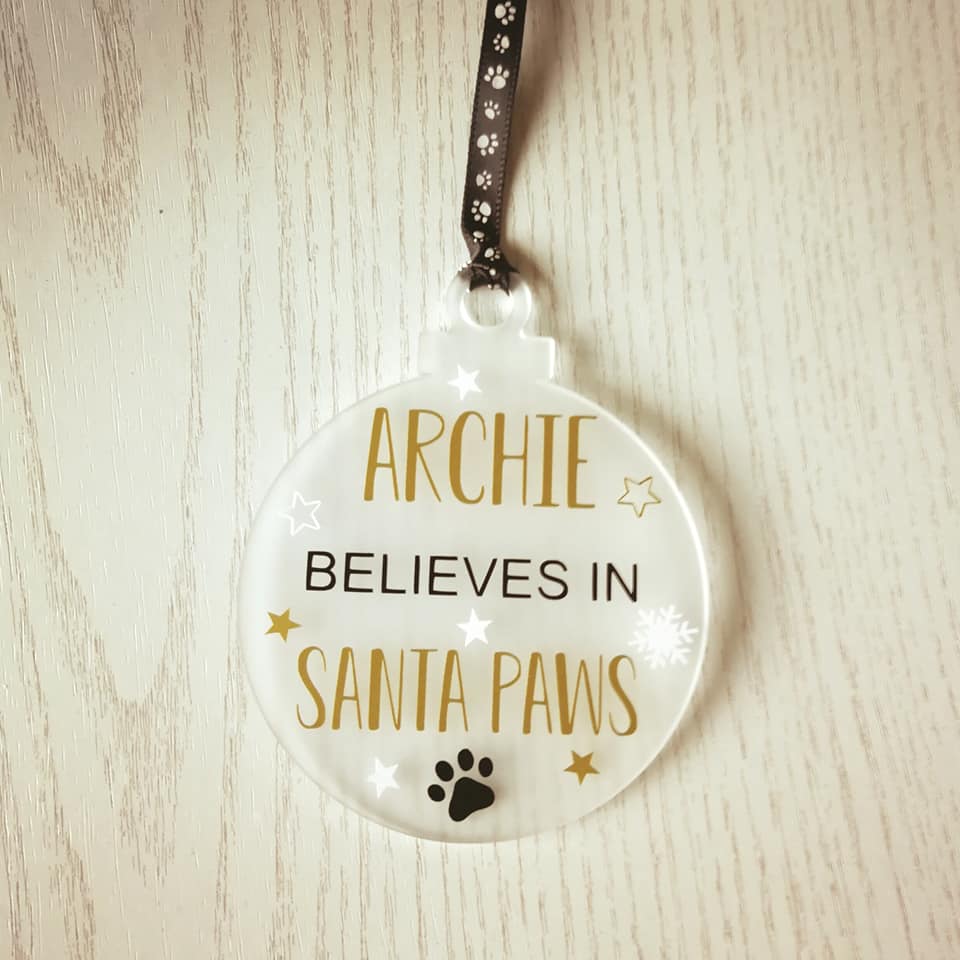 personalised pet dog christmas tree decoration believes in santa paws xmas tree dec